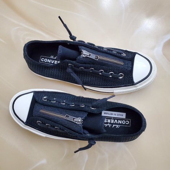 ✨LIMITED EDITION✨ Converse Embossed Suede Chuck 70 Zip - Picture 5 of 8